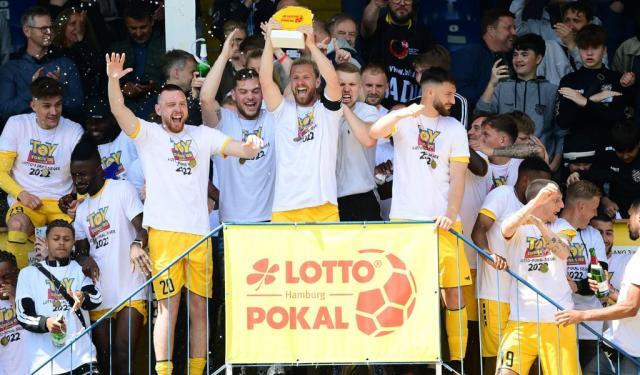 1653910831207089601.jpg WITTERS_1747676-scaled.jpg